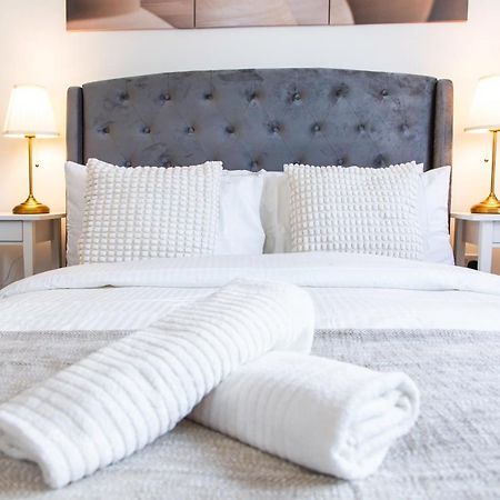 Cozy Townhouse In The Heart Of Greater Manchester Villa Esterno foto