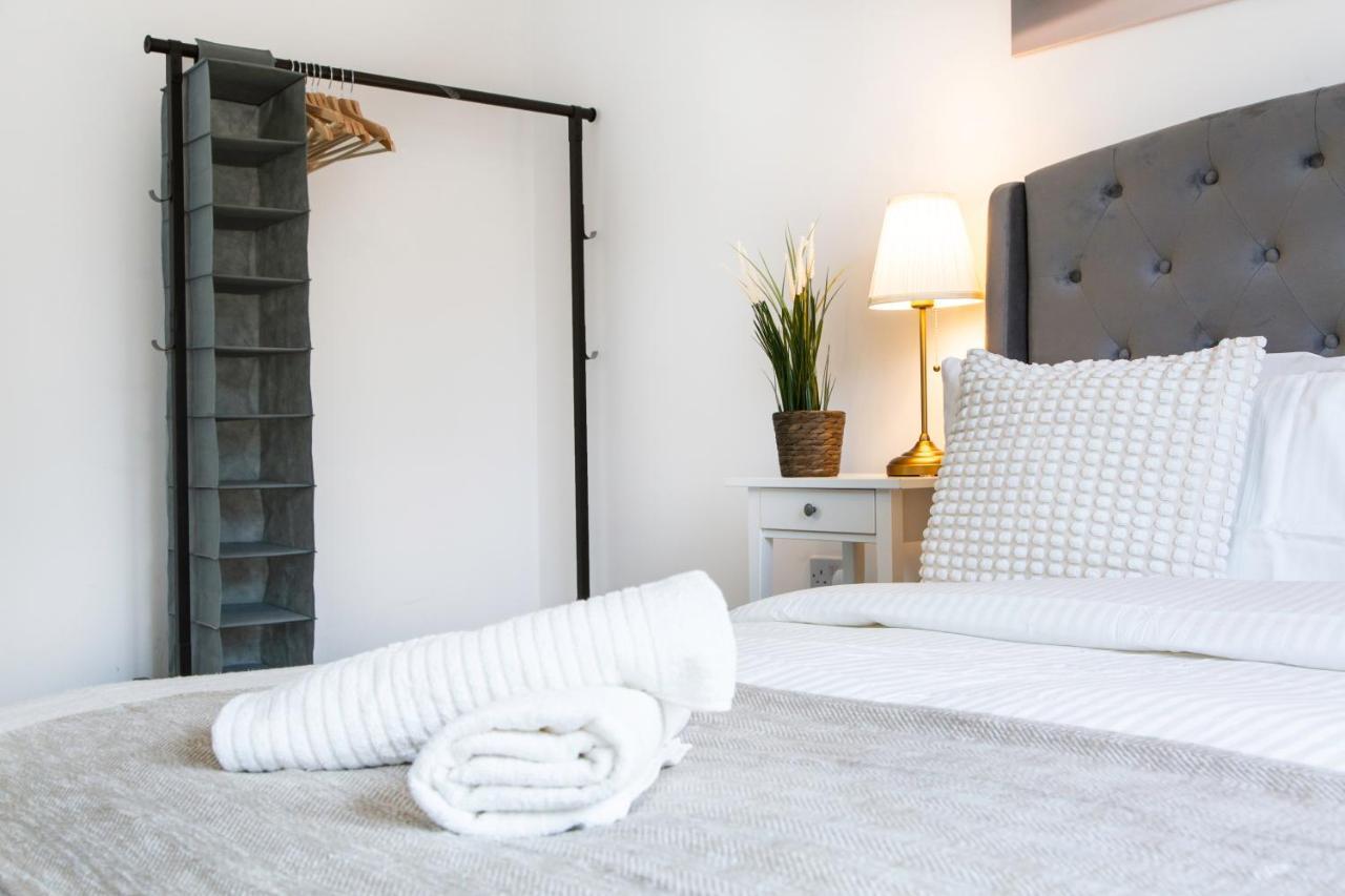 Cozy Townhouse In The Heart Of Greater Manchester Villa Esterno foto