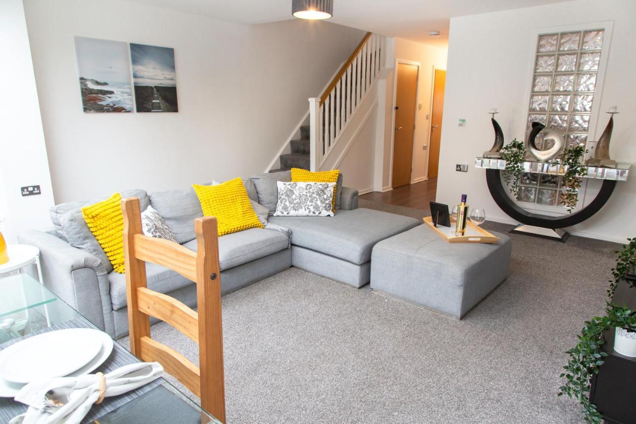 Cozy Townhouse In The Heart Of Greater Manchester Villa Esterno foto