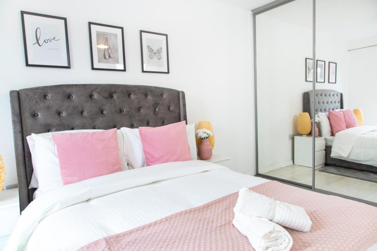 Cozy Townhouse In The Heart Of Greater Manchester Villa Esterno foto