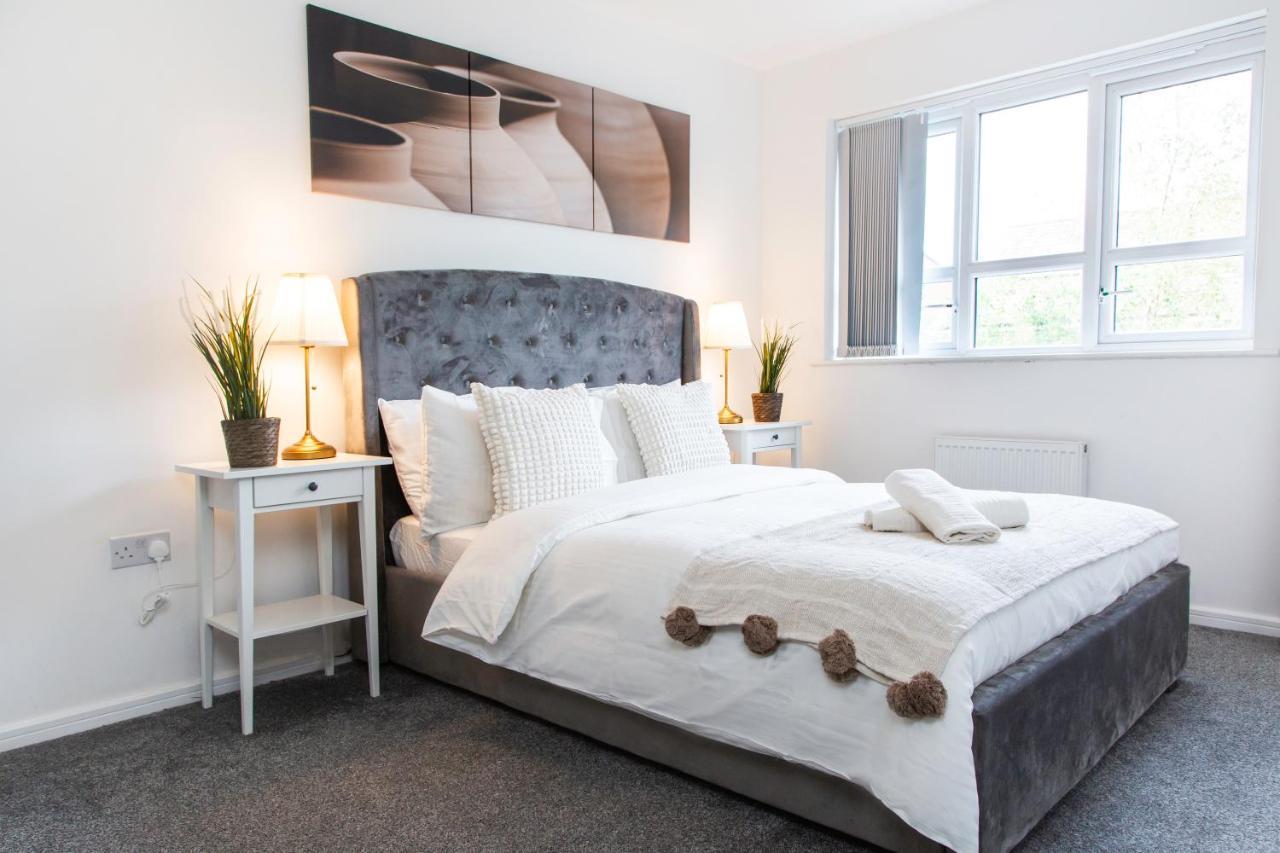Cozy Townhouse In The Heart Of Greater Manchester Villa Esterno foto