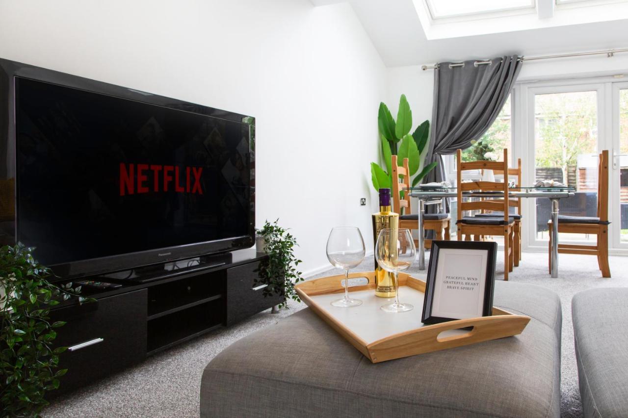 Cozy Townhouse In The Heart Of Greater Manchester Villa Esterno foto