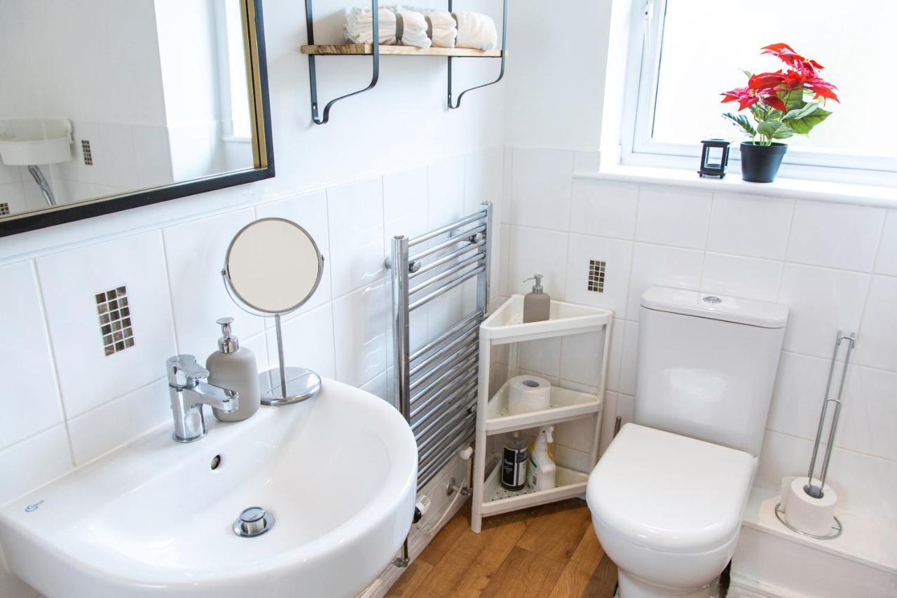 Cozy Townhouse In The Heart Of Greater Manchester Villa Esterno foto