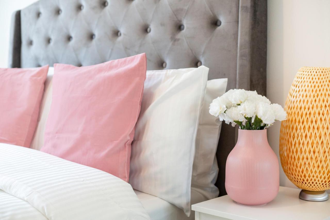 Cozy Townhouse In The Heart Of Greater Manchester Villa Esterno foto
