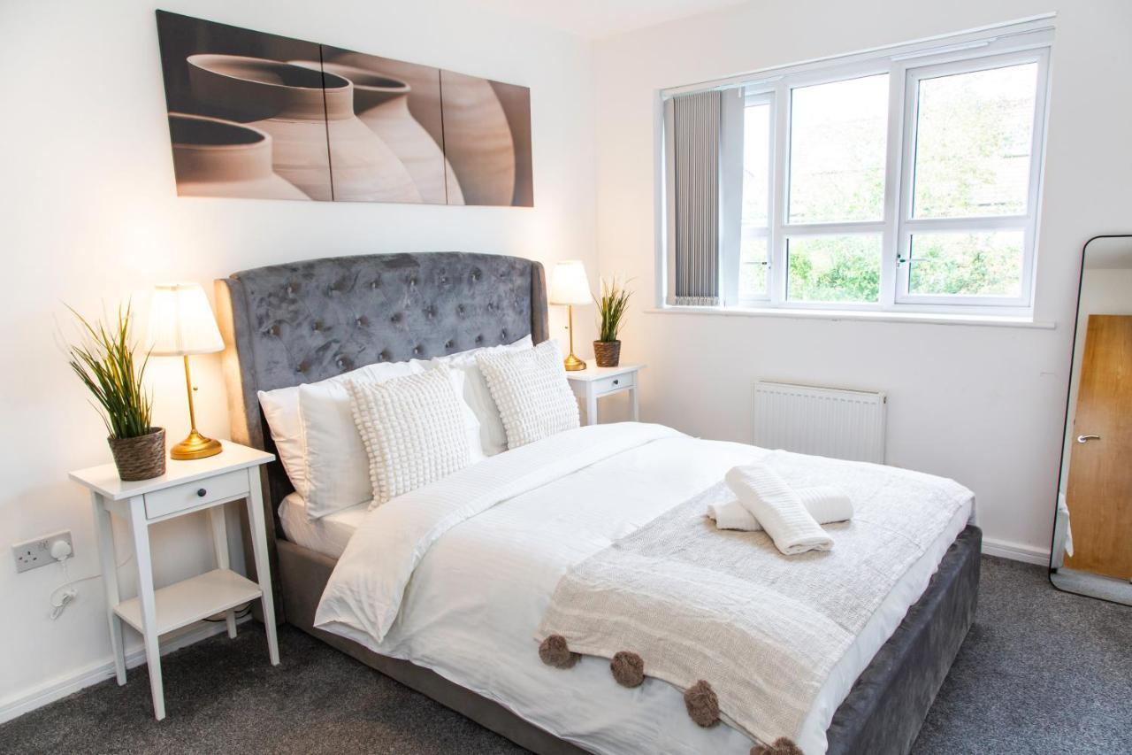 Cozy Townhouse In The Heart Of Greater Manchester Villa Esterno foto