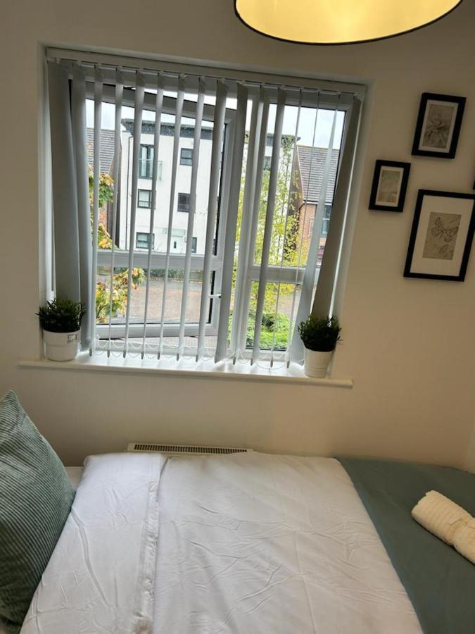 Cozy Townhouse In The Heart Of Greater Manchester Villa Esterno foto