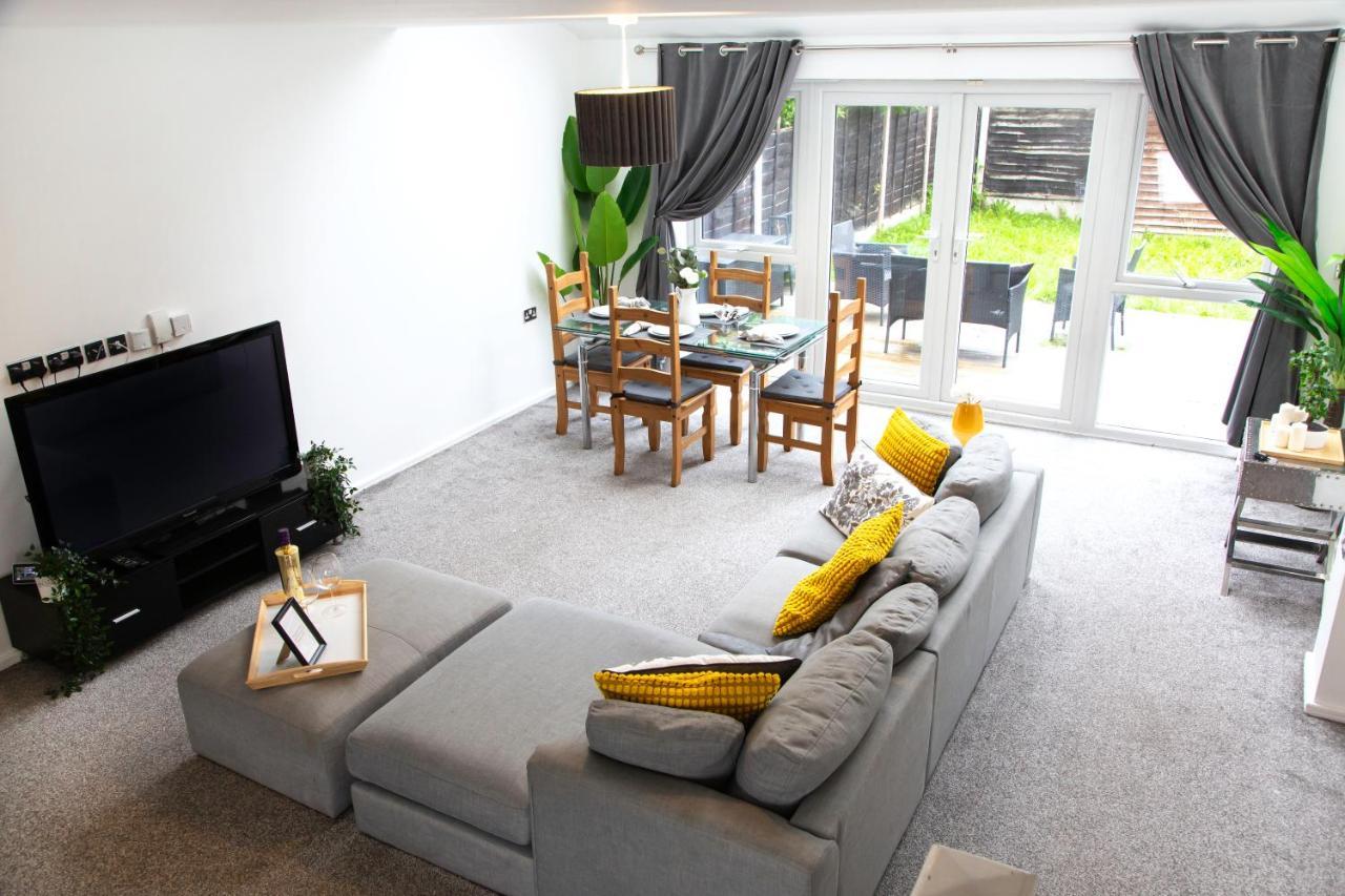 Cozy Townhouse In The Heart Of Greater Manchester Villa Esterno foto